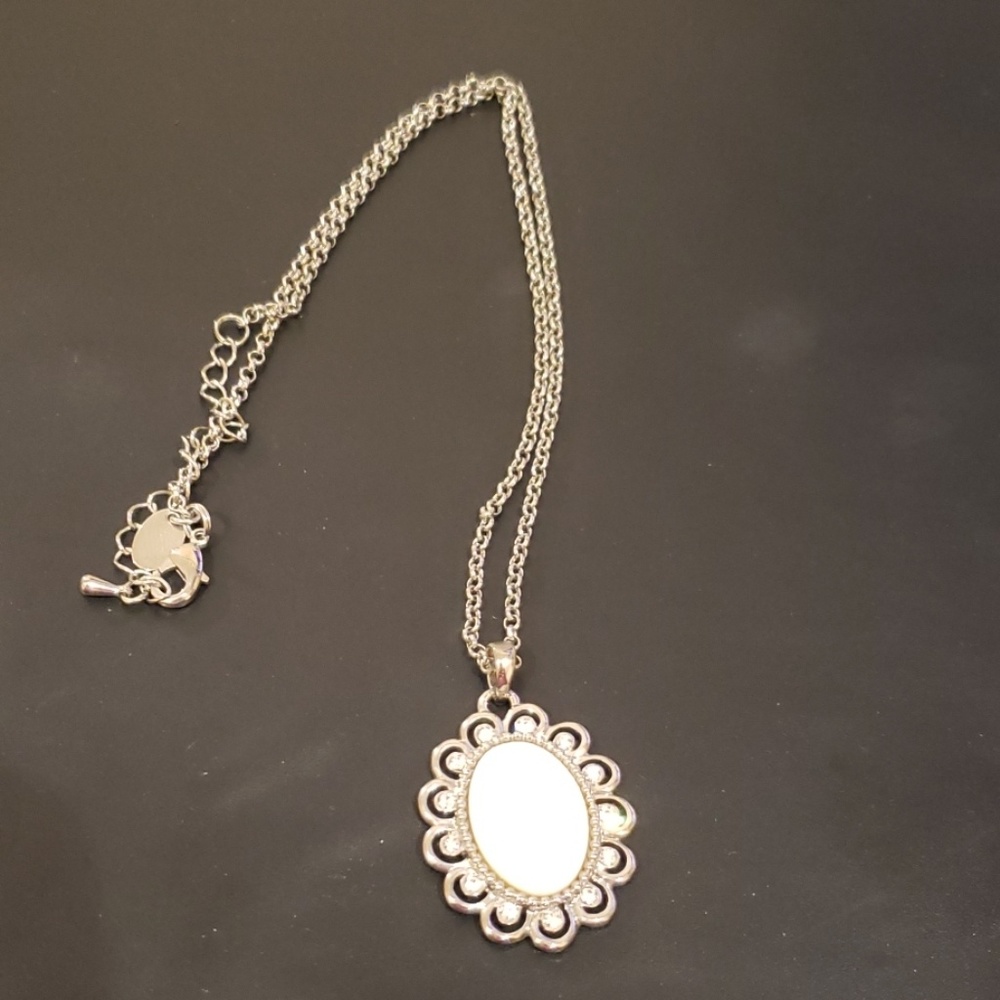 Lia Sophia necklace